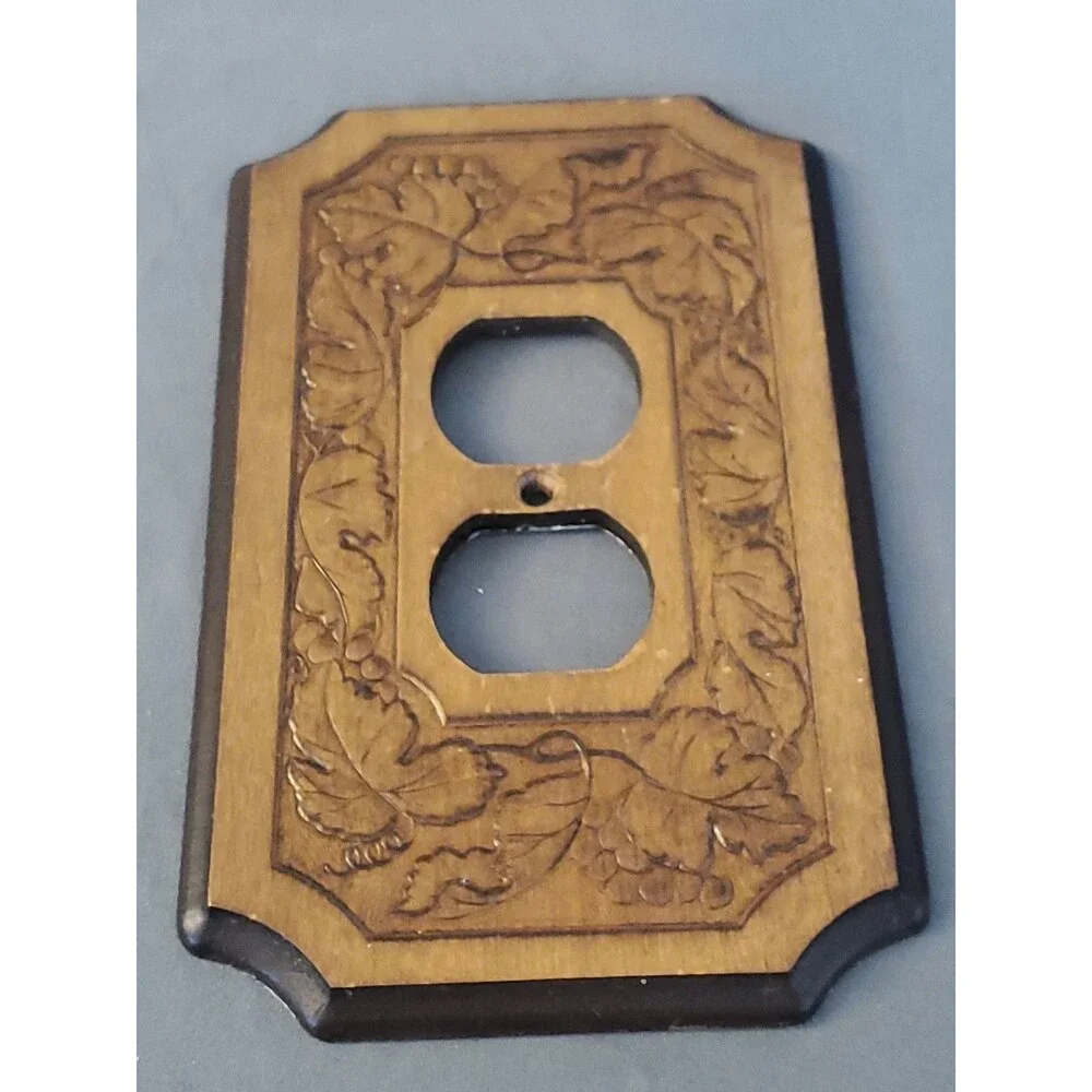 Vintage MCM Wooden Grape Vines Theme Outlet Wall Plate Cover